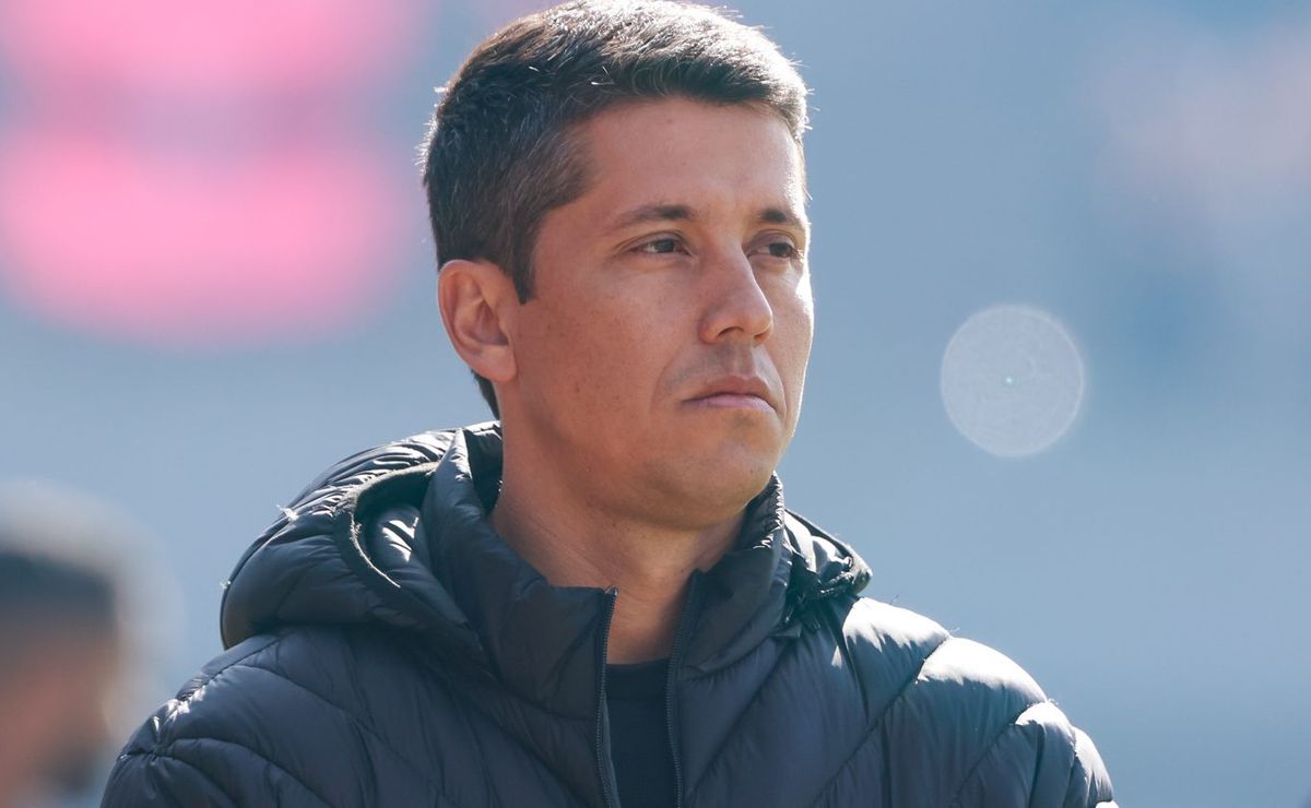 thiago carpini mostra confiança para vencer em vitória x flamengo: “jogo com nossa cara”