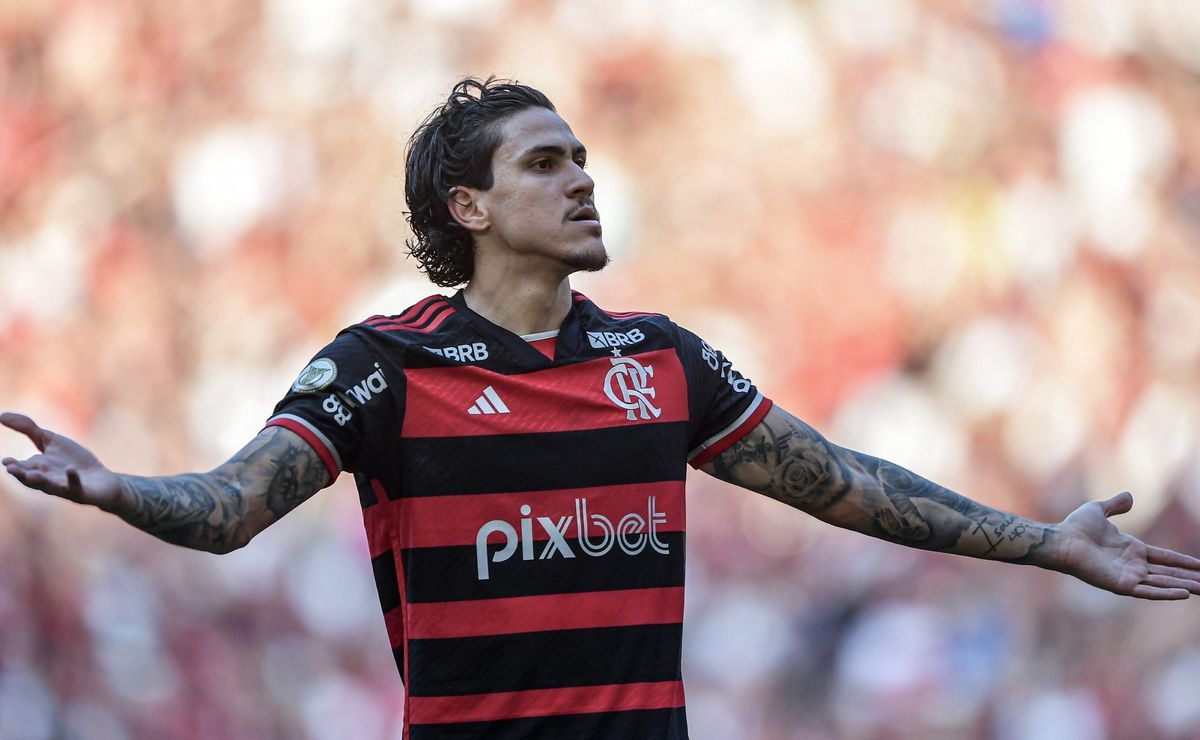 na vitória do flamengo sobre atlético go, pedro recebe o 3° cartão amarelo e cumpre suspensão