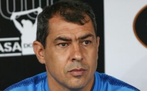 “carille não”: fiel torcida levanta movimento nas redes sociais contra a vinda do treinador