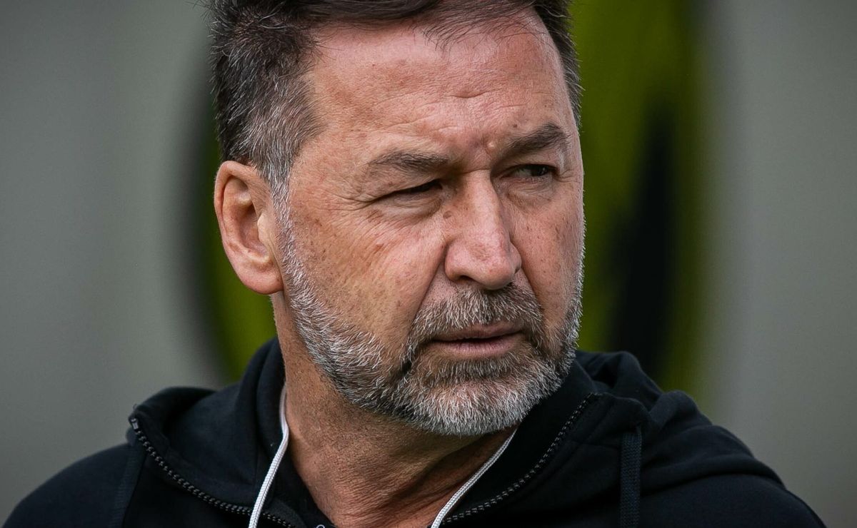 novo técnico do corinthians: augusto melo surpreende e faz proposta para treinador que não é carille