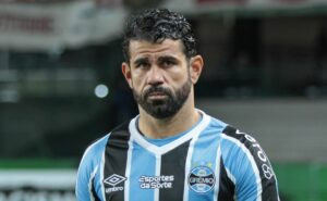 após período na espanha, diego costa retorna ao grêmio para continuar recuperação