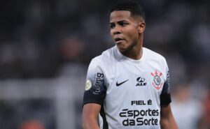 r$ 184 milhões: clube inglês avisa augusto melo sobre proposta ao corinthians para wesley