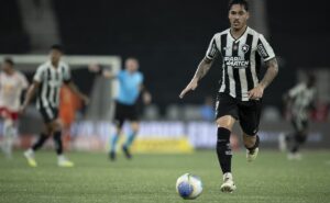 botafogo vence, mas lucas halter irrita torcida: "sem condições"