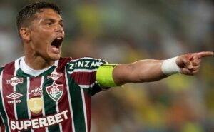 na estreia de thiago silva, fluminense vence o cuiabá após 13 jogos e sai da lanterna do brasileirão