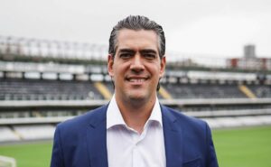 nova contratação no santos está sendo finalizada e paulo bracks se prepara para anunciar billy arce