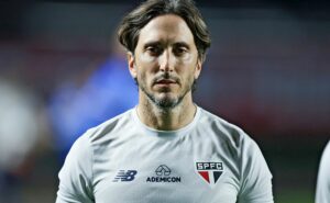 zubeldía tem veredito em saída do são paulo para equador e decide ficar  