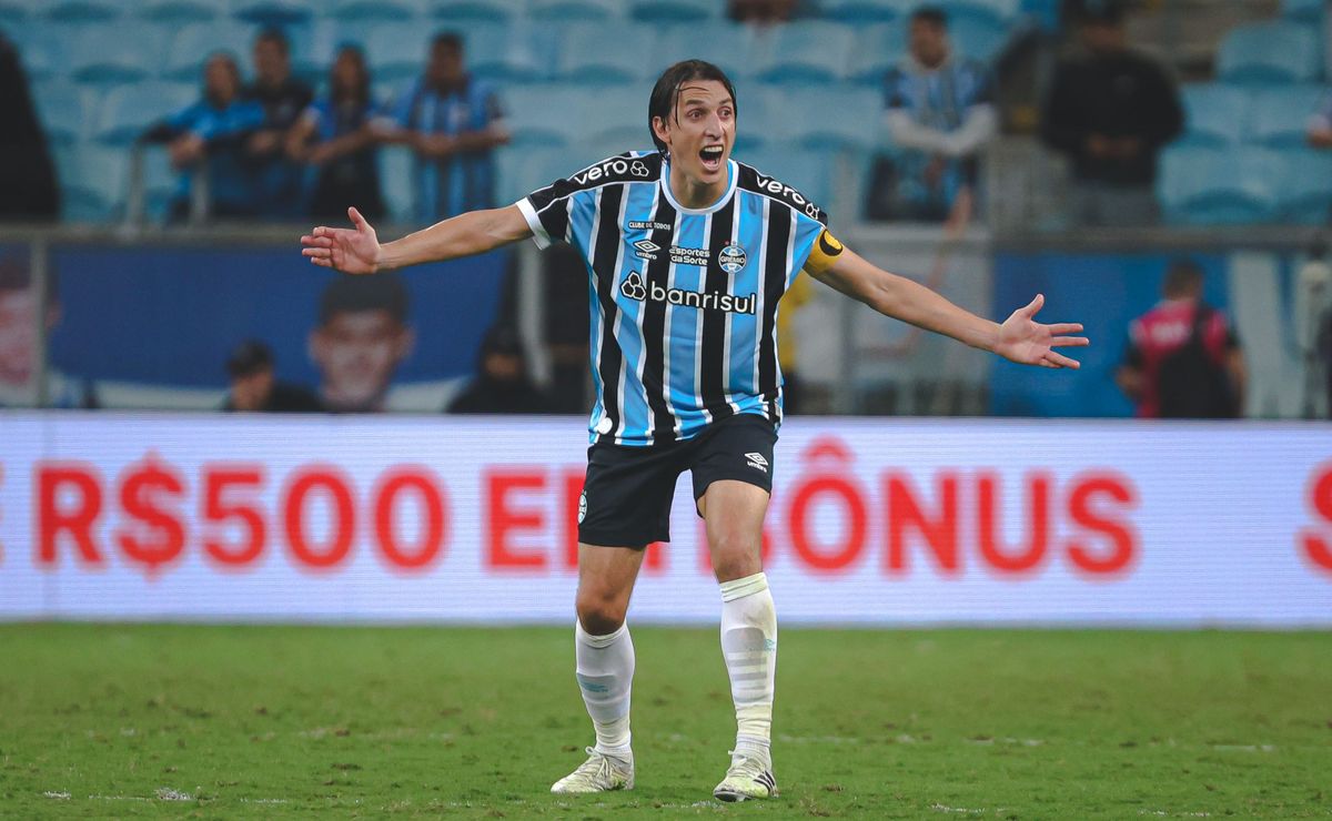 geromel fica fora de jogo do grêmio contra o vasco; tricolor pode ter mudança de esquema