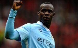 após desistir de mario balotelli, corinthians quer contratar emiliano gómez, diz imprensa uruguaia