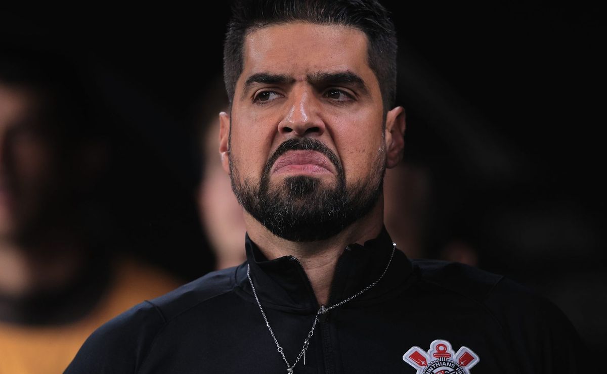 corinthians e antónio oliveira não encontraram consenso sobre pagamento de multa rescisória; entenda