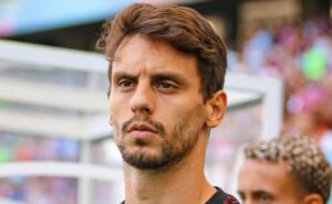 rodrigo caio toma decisão no grêmio e busca seu espaço para ter mais minutos com renato portaluppi