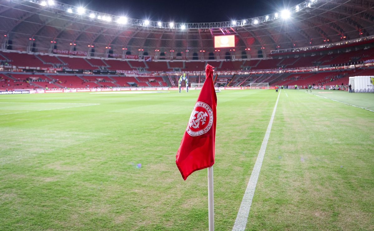 internacional volta ao beira rio após 70 dias com gramado próximo do 100%