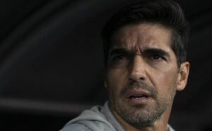 abel ferreira elogia botafogo após vitória contra palmeiras: "jogo franco e vertical"