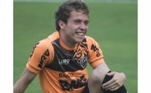 bernard relembra parceria com ronaldinho no atlético mg: ‘’foi só aprendizado’’