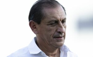 corinthians vai assinar com ramón díaz e muda de ideia sobre carille