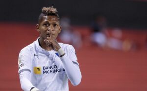 apresentado pelo santos, billy arce fala em sonho realizado: "muita admiração"