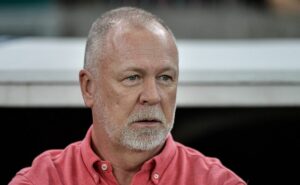 fluminense acerta saída de lateral para europa e mano é avisado