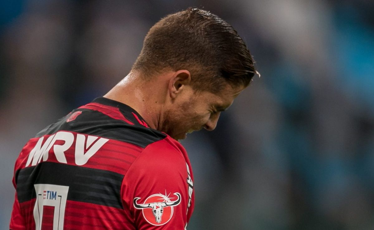 urgente: cuellar pode ‘mudar de rota’ e voltar ao flamengo por motivos financeiros; entenda