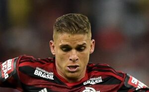 contratação de cuellar fica difícil e corinthians vai buscar volante do futebol uruguaio