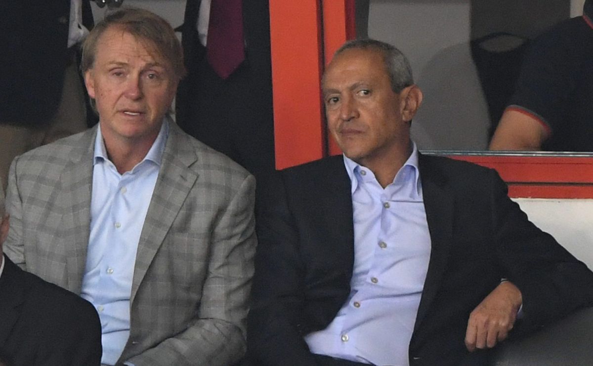 r$ 200 milhões: wes edens e nassef sawiris, donos do aston villa, planejam investimento no santos