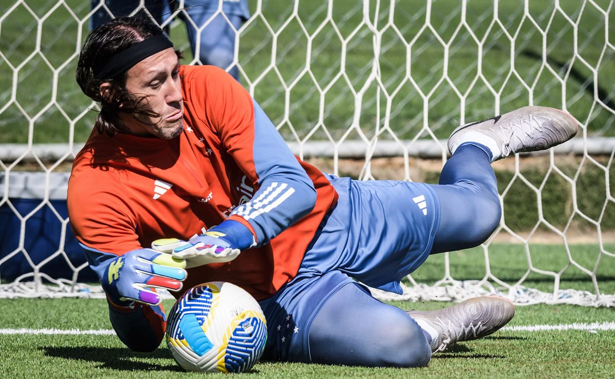 cássio projeta primeiro duelo contra antigo rival palmeiras, agora pelo cruzeiro