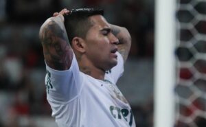 dudu recebe nova informação sobre futuro no palmeiras e se revolta com decisão
