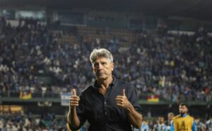apesar da crise, grêmio defende vantagem diante do cruzeiro