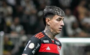 var justifica ramon abatti abel não ter dado pênalti em pulgar em atlético mg x flamengo: "escorregam"