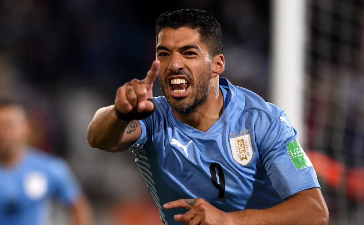 luis suárez, ex grêmio critica futebol brasileiro: “exige muito do jogador”