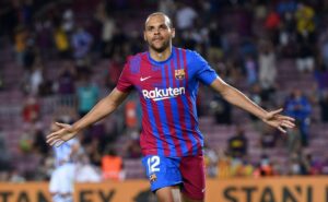 “vou tentar de tudo”: braithwaite promete empenho com a camisa do grêmio