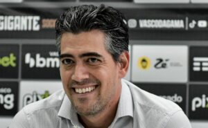 r$ 15 milhões: paulo bracks fecha venda de lateral do santos ao burnley