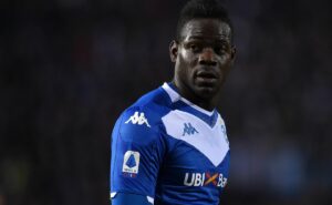 r$ 2 milhões de salário pesam e corinthians prefere desistir da contratação de balotelli