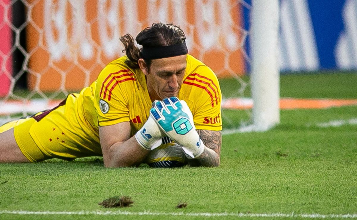 cássio exalta jogo do cruzeiro contra o bragantino em sua estreia: “uma vitória do grupo”