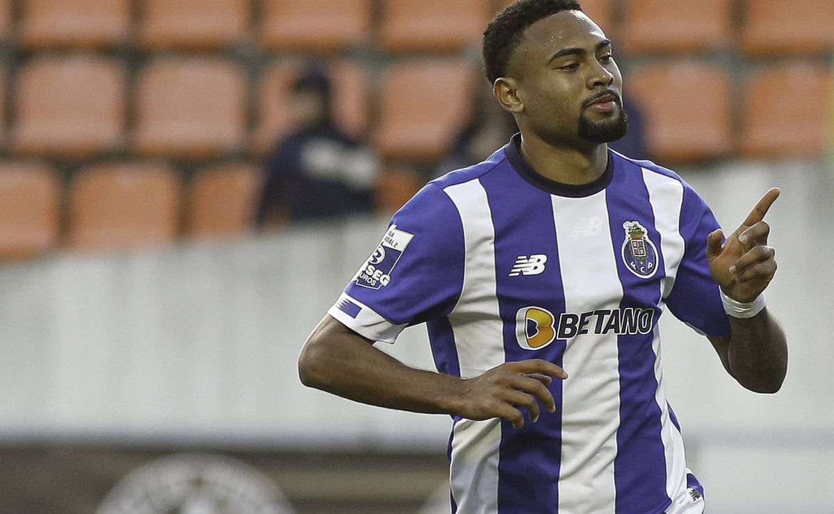 marcelo teixeira liga para presidente do porto para contratação de wendel no santos 