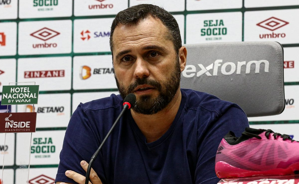 mário bittencourt é surpreendido com atraso na chegada de facundo bernal no fluminense