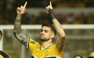 foi aprovado: santos faz consulta pela contratação de felipe vizeu, do criciúma