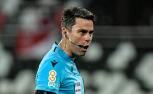 pc de oliveira aponta pênalti não dado por flávio rodrigues em botafogo x internacional: “acerta o joelho do lucca”