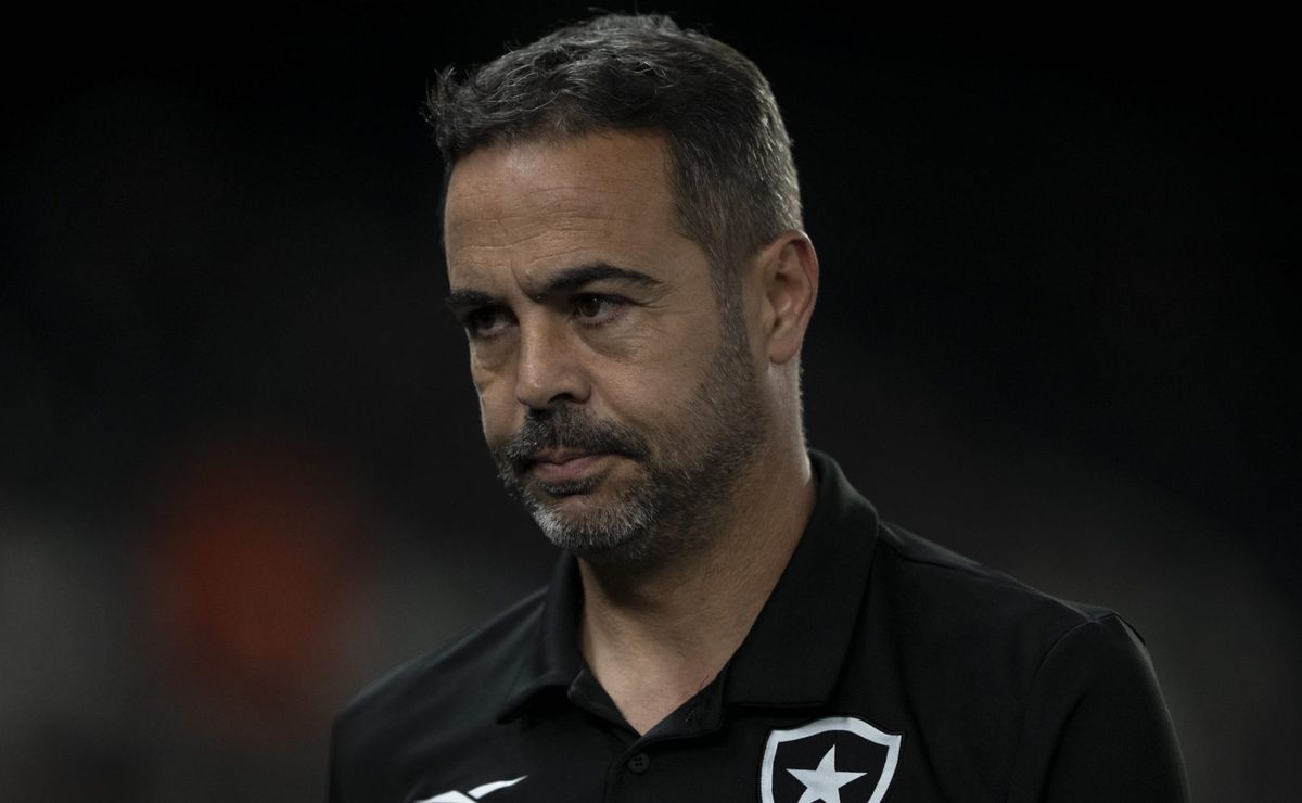 tchê tchê se torna dúvida no botafogo de artur jorge após mal estar na madrugada 