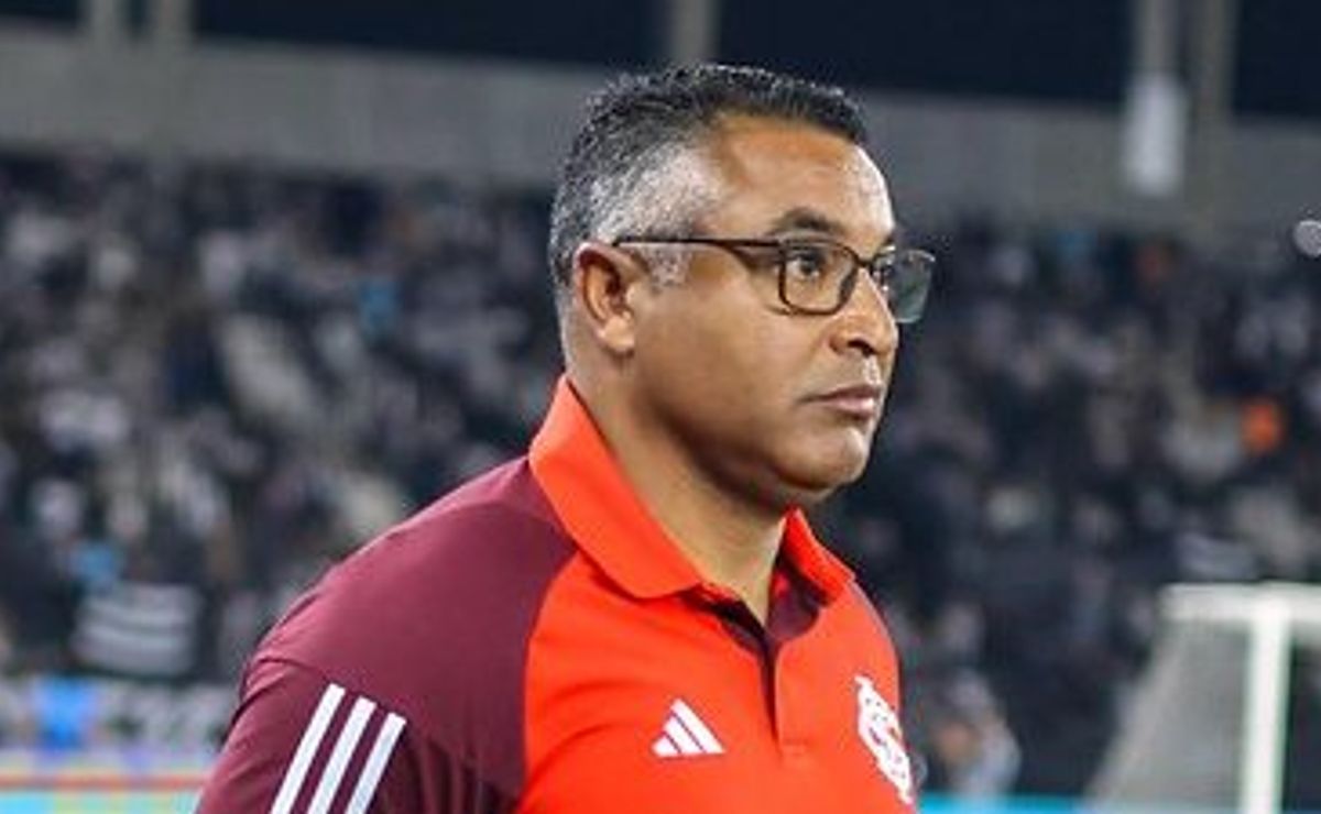 internacional pode ter três novidades no time titular para enfrentar o rosario central na sul americana