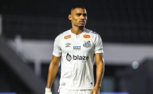 botafogo recebe exames médicos de joaquim e negociação com santos ainda pode acontecer