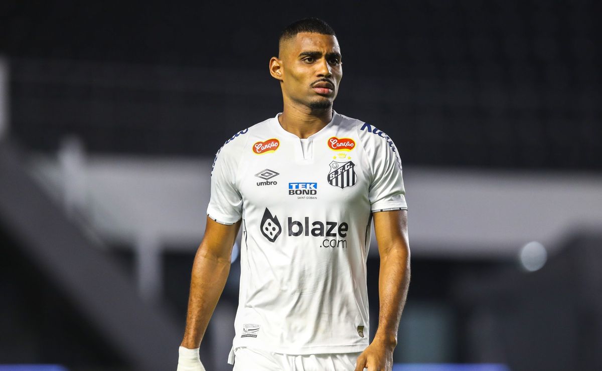 botafogo recebe exames médicos de joaquim e negociação com santos ainda pode acontecer