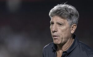 barca de saída no grêmio: folha salarial chega a r$ 16 milhões e saídas devem acontecer