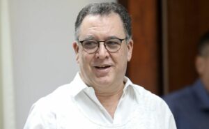 santos de marcelo teixeira decide assinar com atacante do corinthians, gustavo mosquito