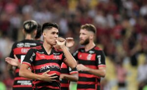 flamengo vence palmeiras encaminha a classificação para as quartas de finais da copa do brasil; confira as notas