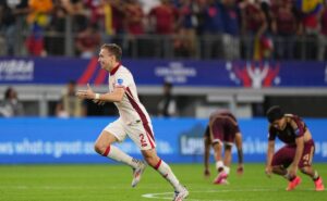 canadá faz história, vence venezuela nos pênaltis e enfrentará a argentina na semifinal da copa américa