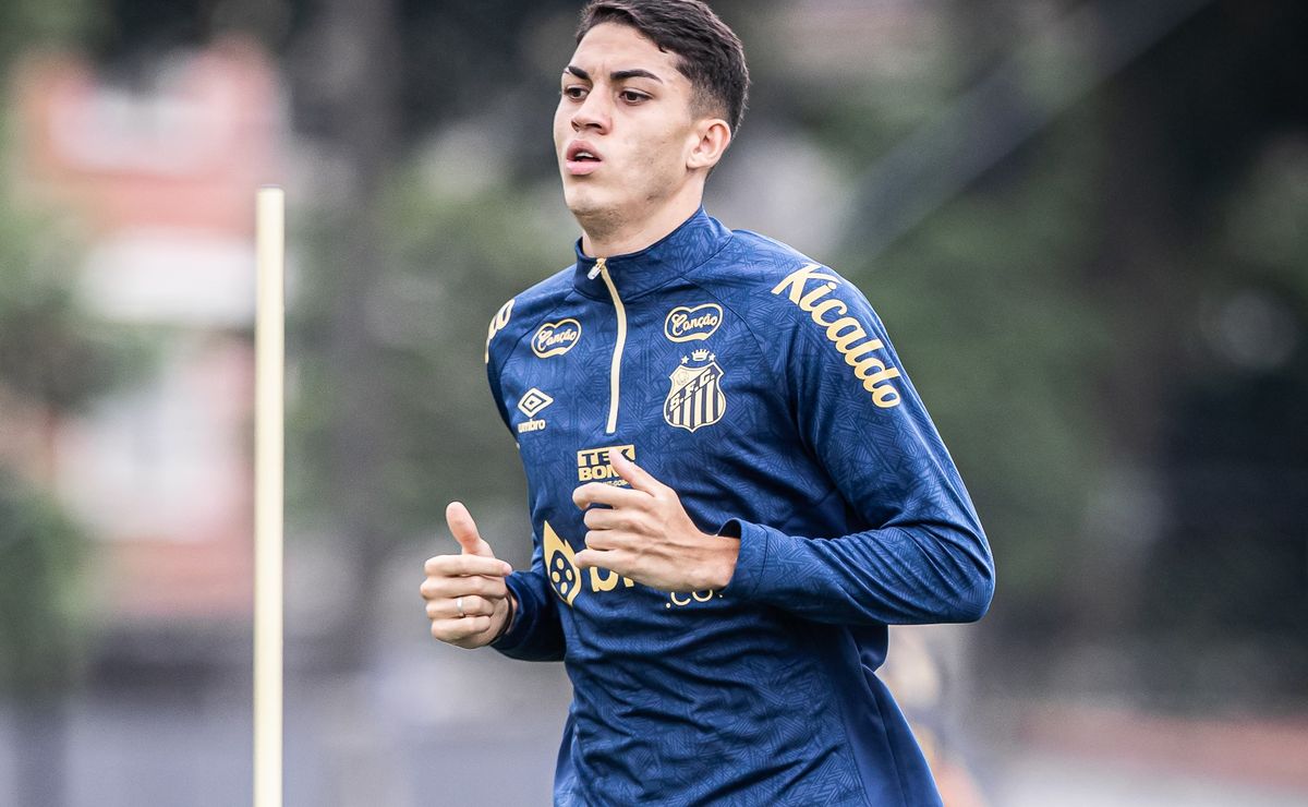 'fico até nervoso': jair aponta entrosamento com gil no santos e faz revelação inusitada