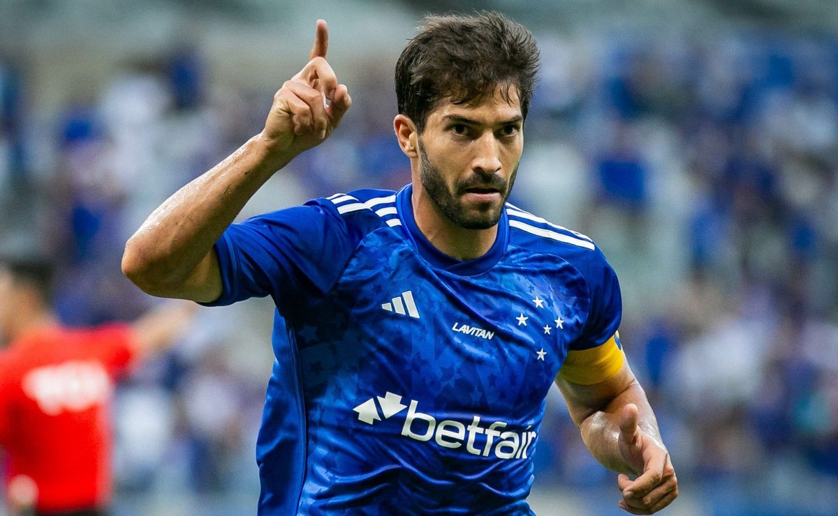 futuro de lucas silva no cruzeiro tem decisão confirmada e ídolo fica para 2025