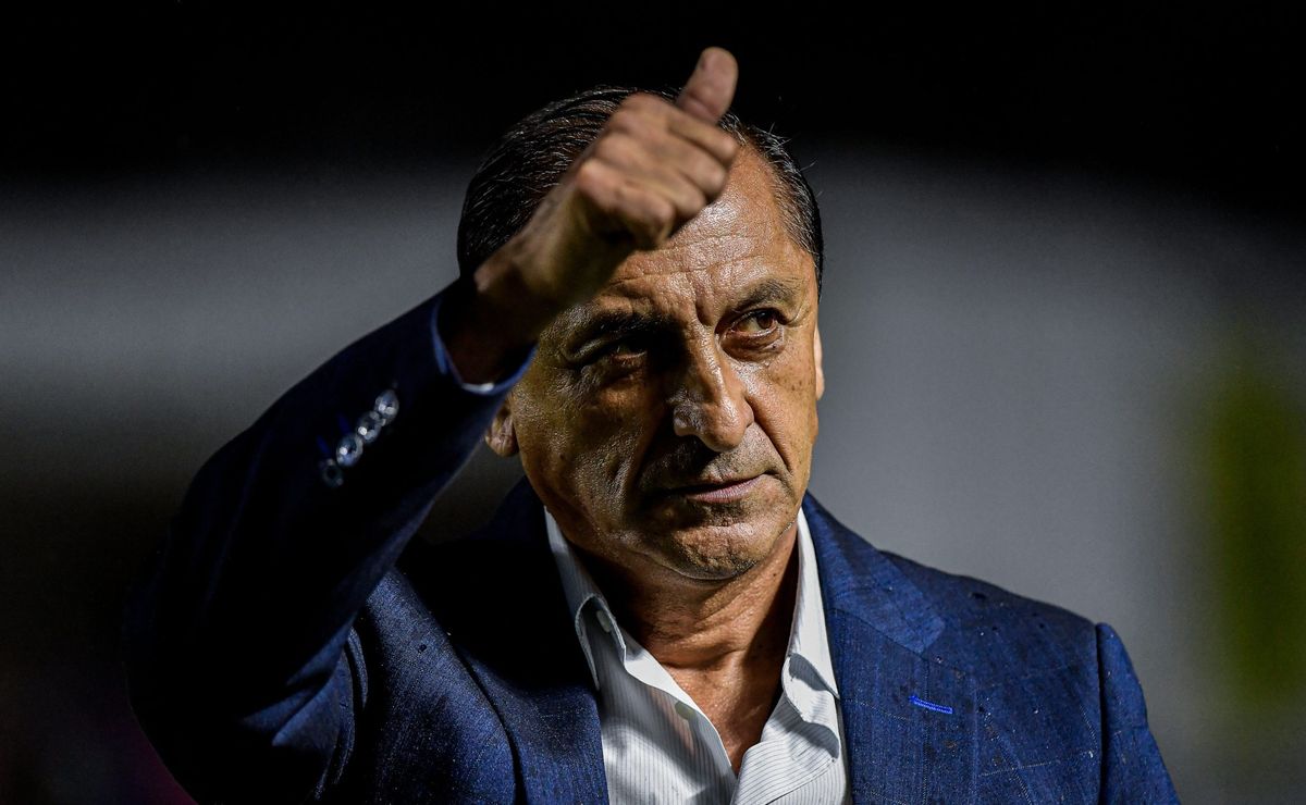 ramón díaz aprovou: corinthians faz contato por joão schmidt, do santos