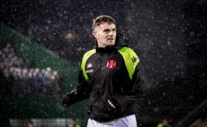 grêmio bate o vasco e condição do gramado repercute: 'polo aquático'