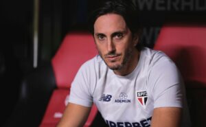 luis zubeldía pede atenção a equipe do são paulo, após derrota pelo campeonato brasileiro