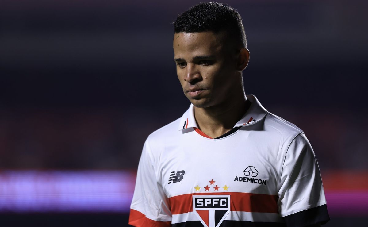 contratação de erick por parte do santos tem decisão de permanência no são paulo 